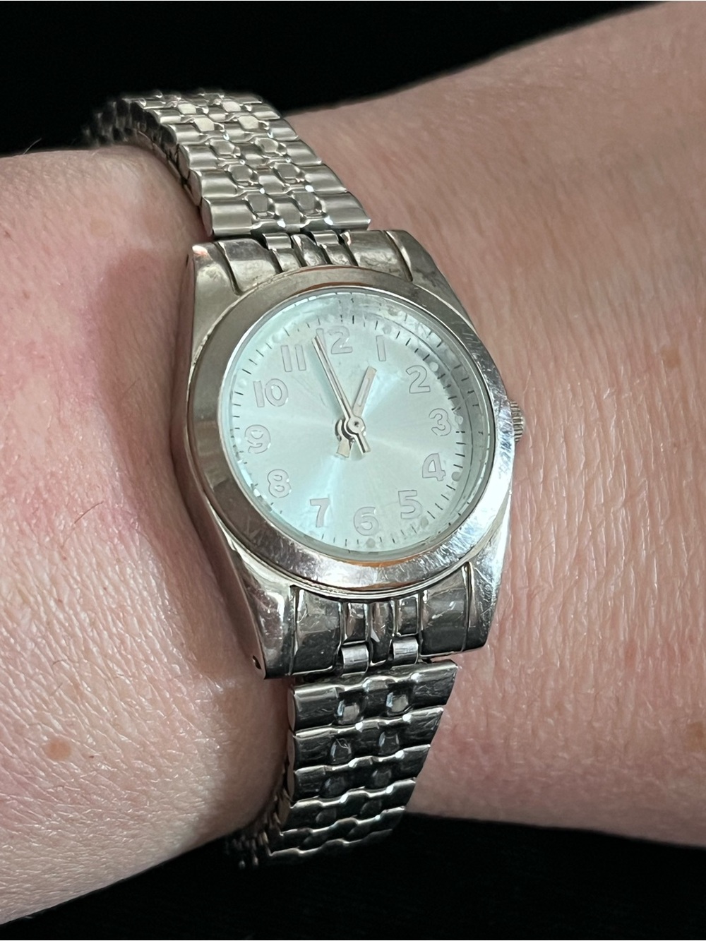 FMD IF101 Silver Tone Bracelet Watch Japan Movement